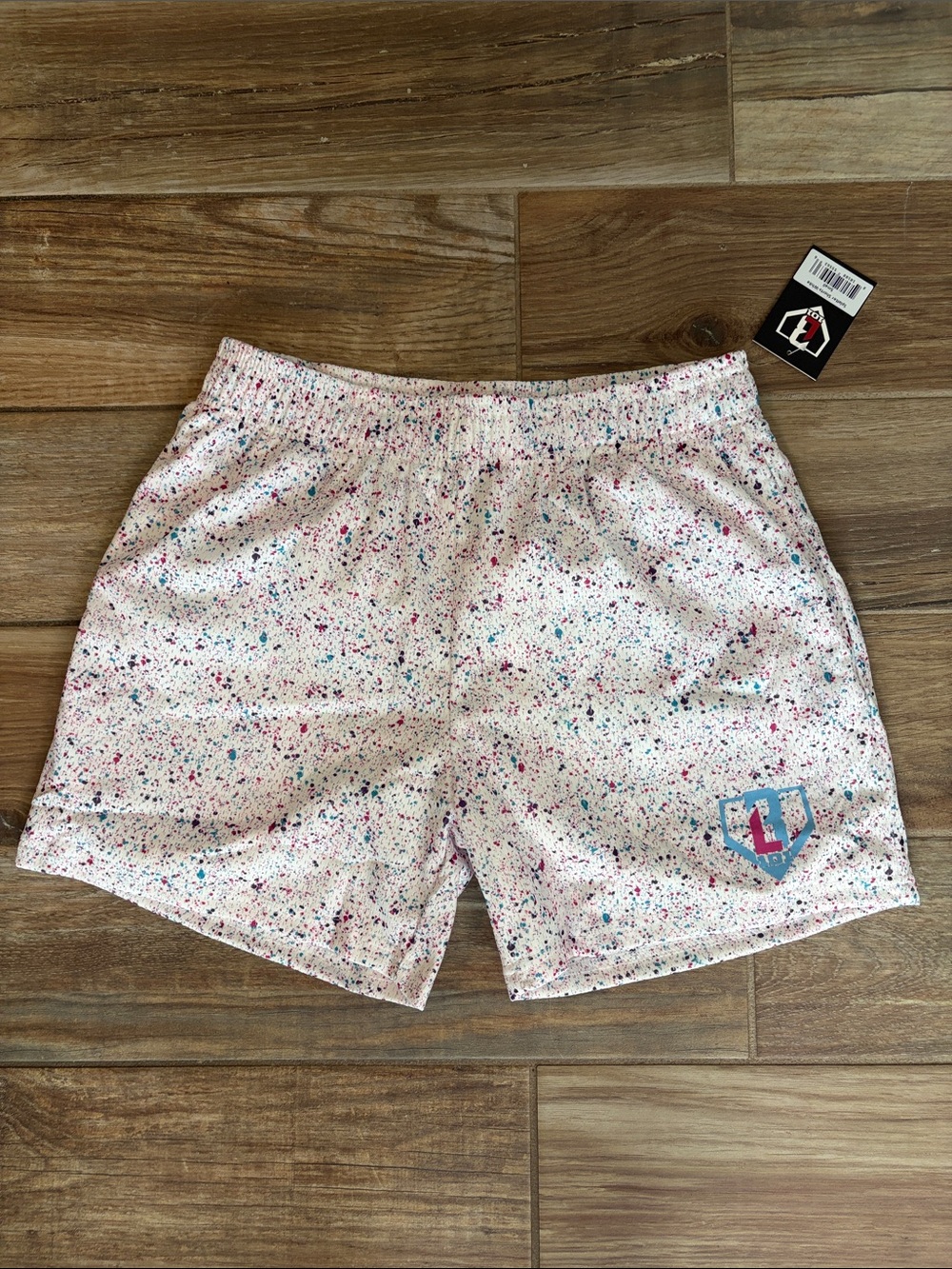 NWT • BASEBALL LIFESTYLE 101 Men’s White Splatter Shorts - Picture 2 of 3